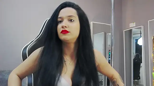 Snapshot of Eva_Lovvia_ chatting on 01.27.25 Eva Lovvia  online show from 01.27.25