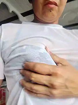 Snapshot of squirt-secret chatting on 02.01.25 squirt-secret online show from 02.01.25