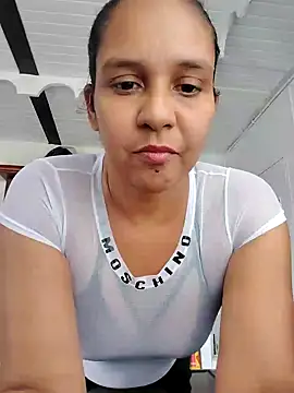 Snapshot of squirt-secret chatting on 02.03.25 squirt-secret online show from 02.03.25