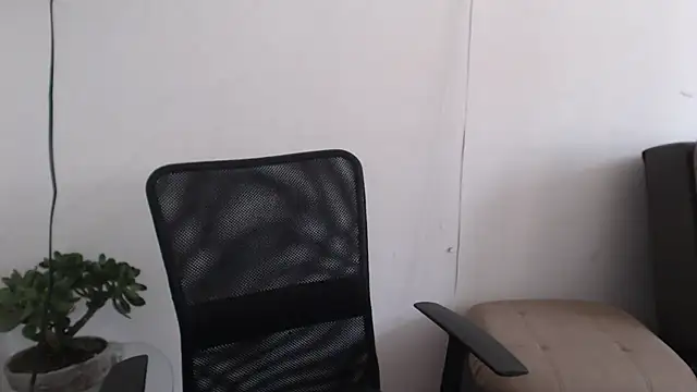 Snapshot of squirt-secret chatting on 02.17.25 squirt-secret online show from 02.17.25