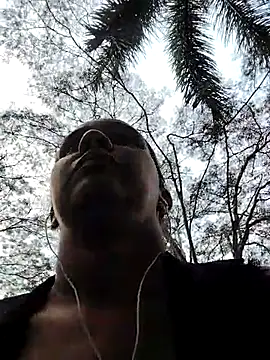 Snapshot of squirt-secret chatting on 03.21.25 squirt-secret online show from 03.21.25