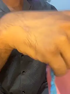 Snapshot of DrinkLikeFish chatting on 03.21.25 DrinkLikeFish online show from 03.21.25