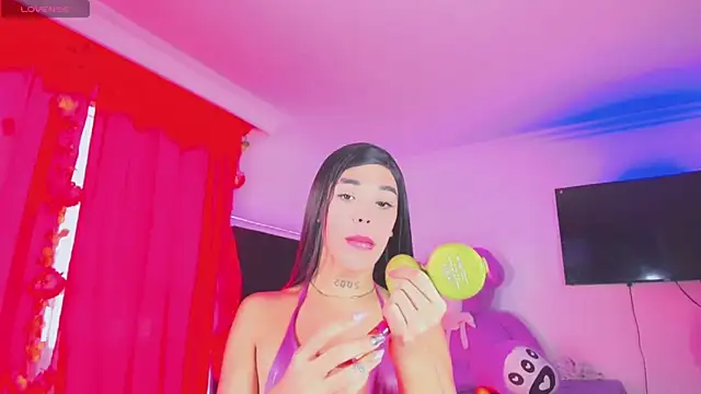 Snapshot of kylesofia chatting on 01.26.25 kylesofia online show from 01.26.25