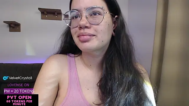 Snapshot of crystalll_room chatting on 11.03.25 crystalll room online show from 11.03.25