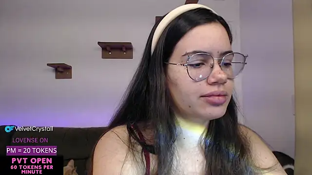 Snapshot of crystalll_room chatting on 11.09.25 crystalll room online show from 11.09.25