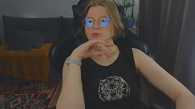 Snapshot of _JessieVibes chatting on 10.15.25 JessieVibes online show from 10.15.25