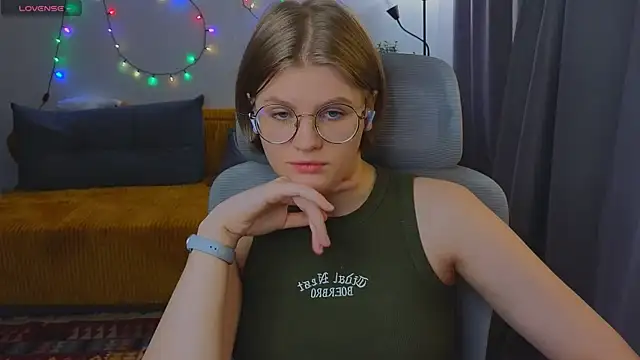 Snapshot of _JessieVibes chatting on 11.05.25 JessieVibes online show from 11.05.25