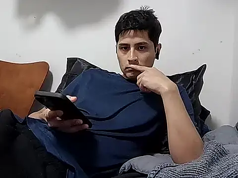 Snapshot of PerroDemonioHot chatting on 12.19.25 PerroDemonioHot online show from 12.19.25