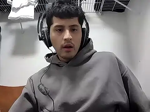 Snapshot of PerroDemonioHot chatting on 01.19.26 PerroDemonioHot online show from 01.19.26