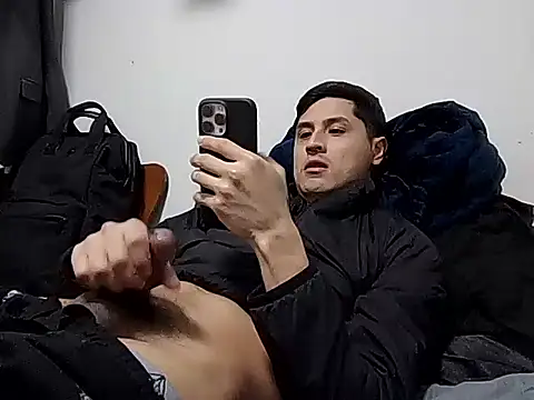 Snapshot of PerroDemonioHot chatting on 02.14.26 PerroDemonioHot online show from 02.14.26