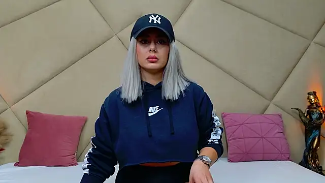 ChloeFrost online show from 11.21.25