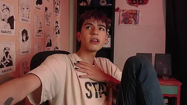 Snapshot of Mickey_Magic chatting on 01.21.25 Mickey Magic online show from 01.21.25