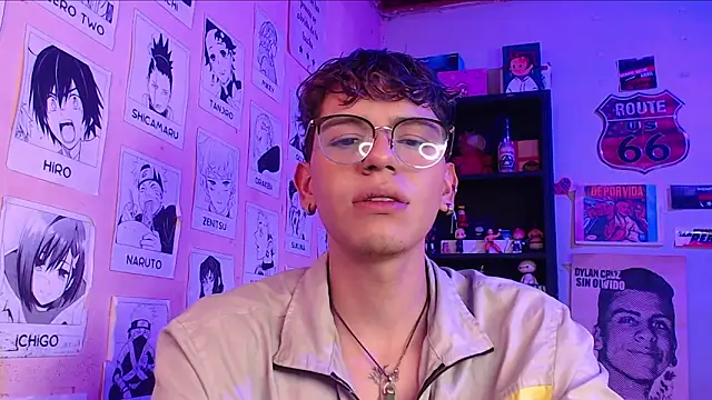 Snapshot of Mickey_Magic chatting on 02.07.25 Mickey Magic online show from 02.07.25