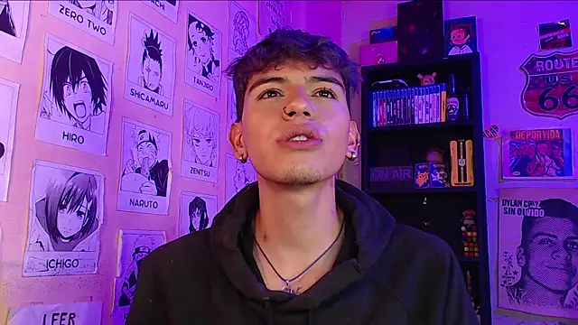 Snapshot of Mickey_Magic chatting on 02.09.25 Mickey Magic online show from 02.09.25