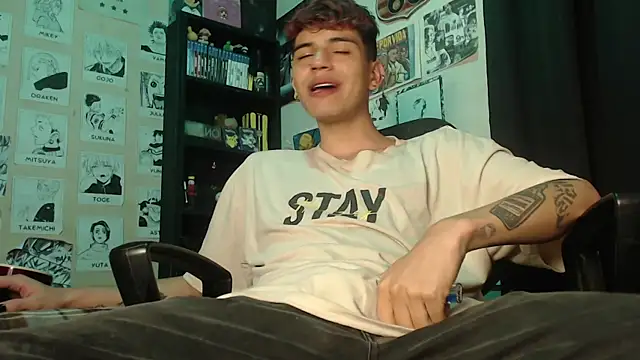 Snapshot of Mickey_Magic chatting on 03.19.25 Mickey Magic online show from 03.19.25