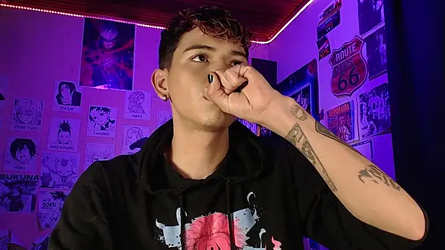 Snapshot of Mickey_Magic chatting on 03.23.25 Mickey Magic online show from 03.23.25