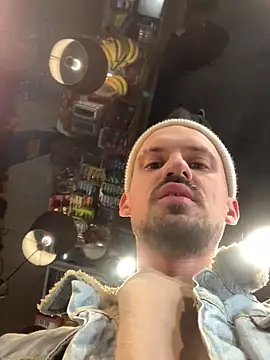 AssHunter4k online show from 03.20.25