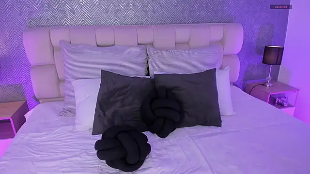 Snapshot of ah_mara_ chatting on 02.01.25 ah mara online show from 02.01.25