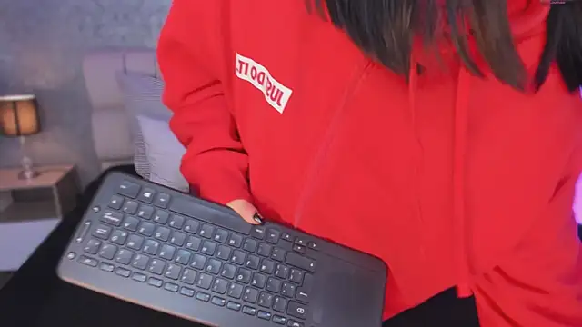 Snapshot of ah_mara_ chatting on 03.12.25 ah mara online show from 03.12.25