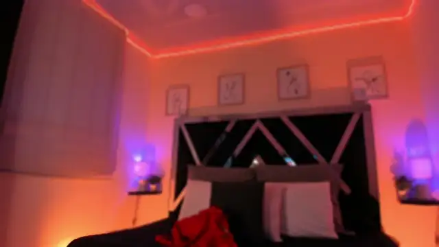 Snapshot of ah_mara_ chatting on 09.10.25 ah mara online show from 09.10.25