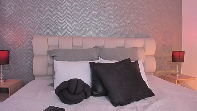 Snapshot of ah_mara_ chatting on 09.23.25 ah mara online show from 09.23.25