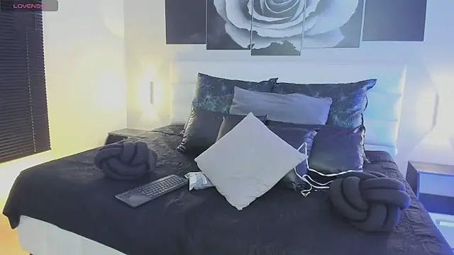 Snapshot of ah_mara_ chatting on 09.25.25 ah mara online show from 09.25.25