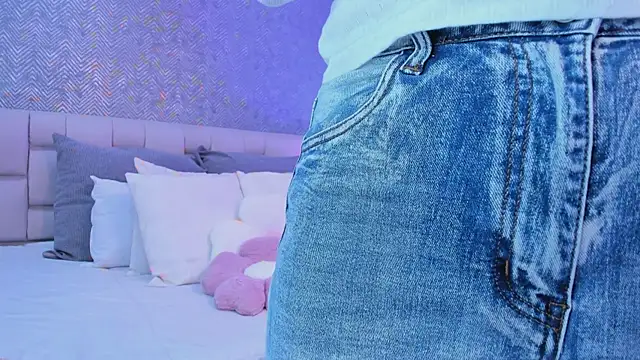 Snapshot of ah_mara_ chatting on 11.07.25 ah mara online show from 11.07.25