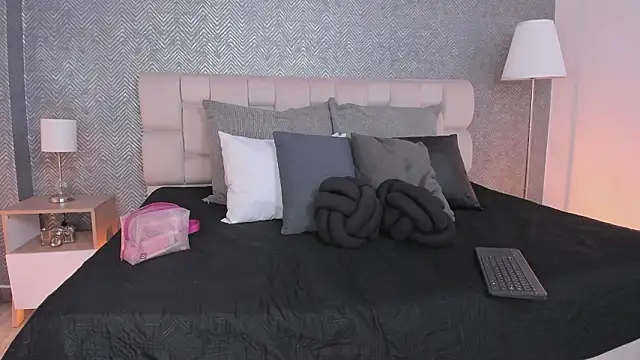 Snapshot of ah_mara_ chatting on 02.16.26 ah mara online show from 02.16.26