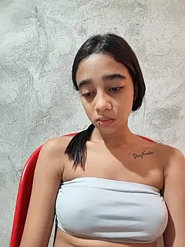 Zoe Sweett18 online show from 12.04.25