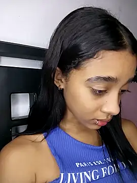 Zoe Sweett18 online show from 03.04.26