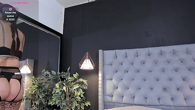 AlexaMora  online show from 09.21.25