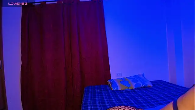 Snapshot of lyraral-f chatting on 02.01.25 lyraral-f online show from 02.01.25