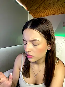 Snapshot of Sofia18_pinkk chatting on 10.12.25 Sofia18 pinkk online show from 10.12.25