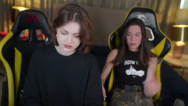 Roxi Twix online show from 01.29.25