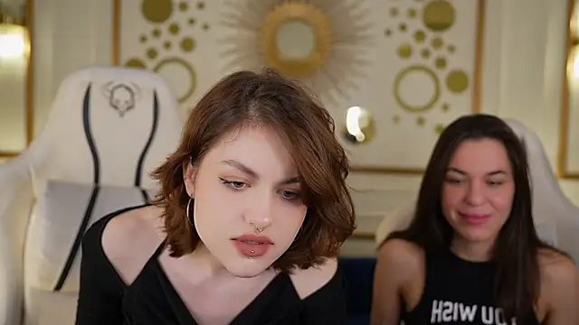 Roxi Twix online show from 01.29.25