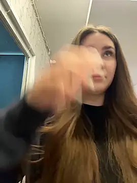 KiraBarlows online show from 04.11.26