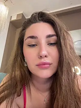 Snapshot of KiraBarlows chatting on 05.19.26 KiraBarlows online show from 05.19.26