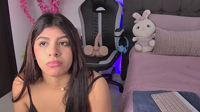 AmandaBrooks 18 online show from 11.16.25