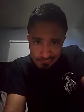 Snapshot of Burrrucecold00 chatting on 02.14.25 Burrrucecold00 online show from 02.14.25