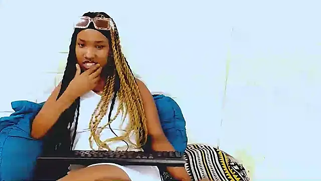 EroticSexyPrada online show from 03.22.25