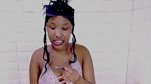 EroticSexyPrada online show from 04.21.26