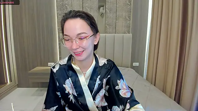 SusannJohnson online show from 11.26.25