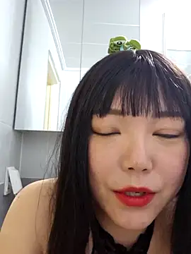 lunahong28 online show from 01.23.25