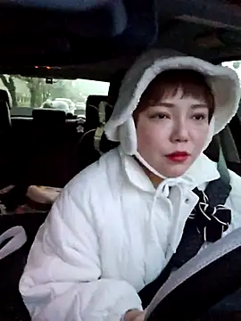 lunahong28 online show from 02.12.25