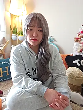 lunahong28 online show from 02.28.25