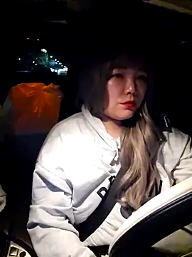 lunahong28 online show from 03.04.25