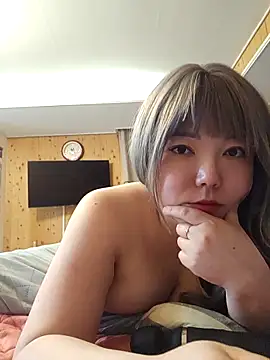 lunahong28 online show from 03.14.25