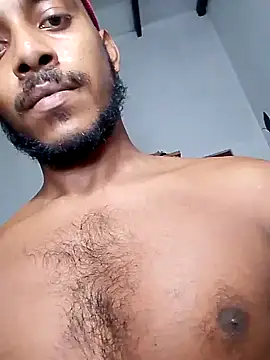 Snapshot of Lankabee chatting on 11.14.25 Lankabee online show from 11.14.25