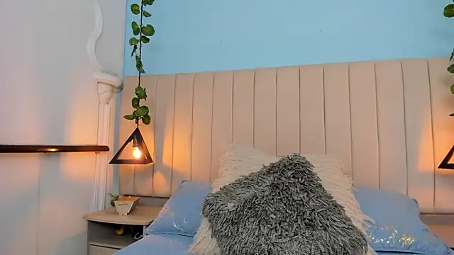 Paulina Lopezz online show from 02.17.25