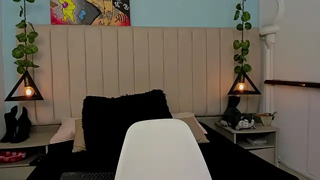 Paulina Lopezz online show from 10.23.25